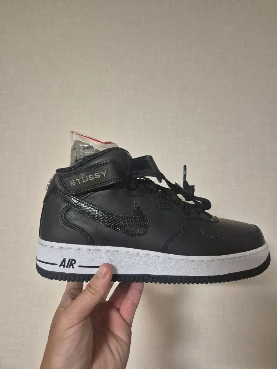 新品/265 NIKE × STUSSY エアフォース 1 '07 MID SP ブラック
