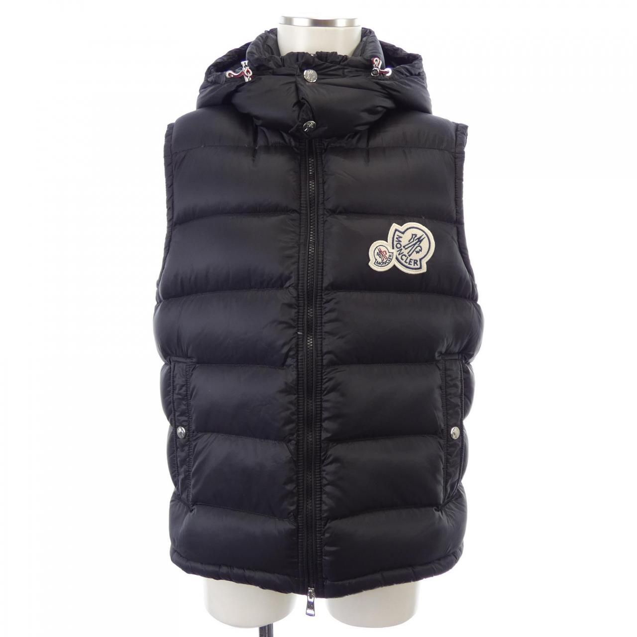 本日までの出品になります。モンクレール　GERS ダウンベスト　ダブルワッペン モンクレール MONCLER GERS ダウンベスト - メルカリ