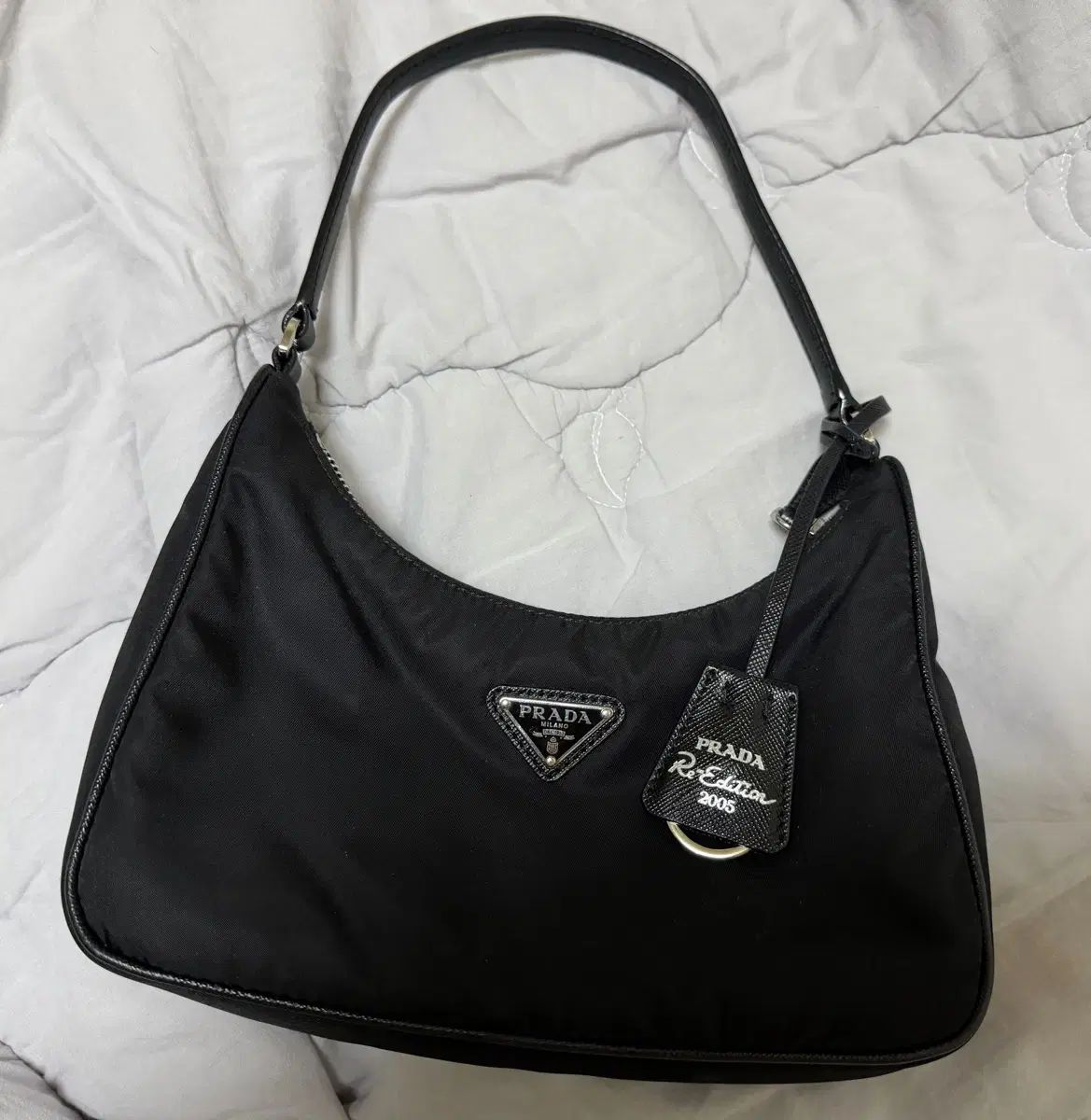プラダ PRADA リエディション 2005 ホボバッグ ブラック ミニ ショルダーバッグ