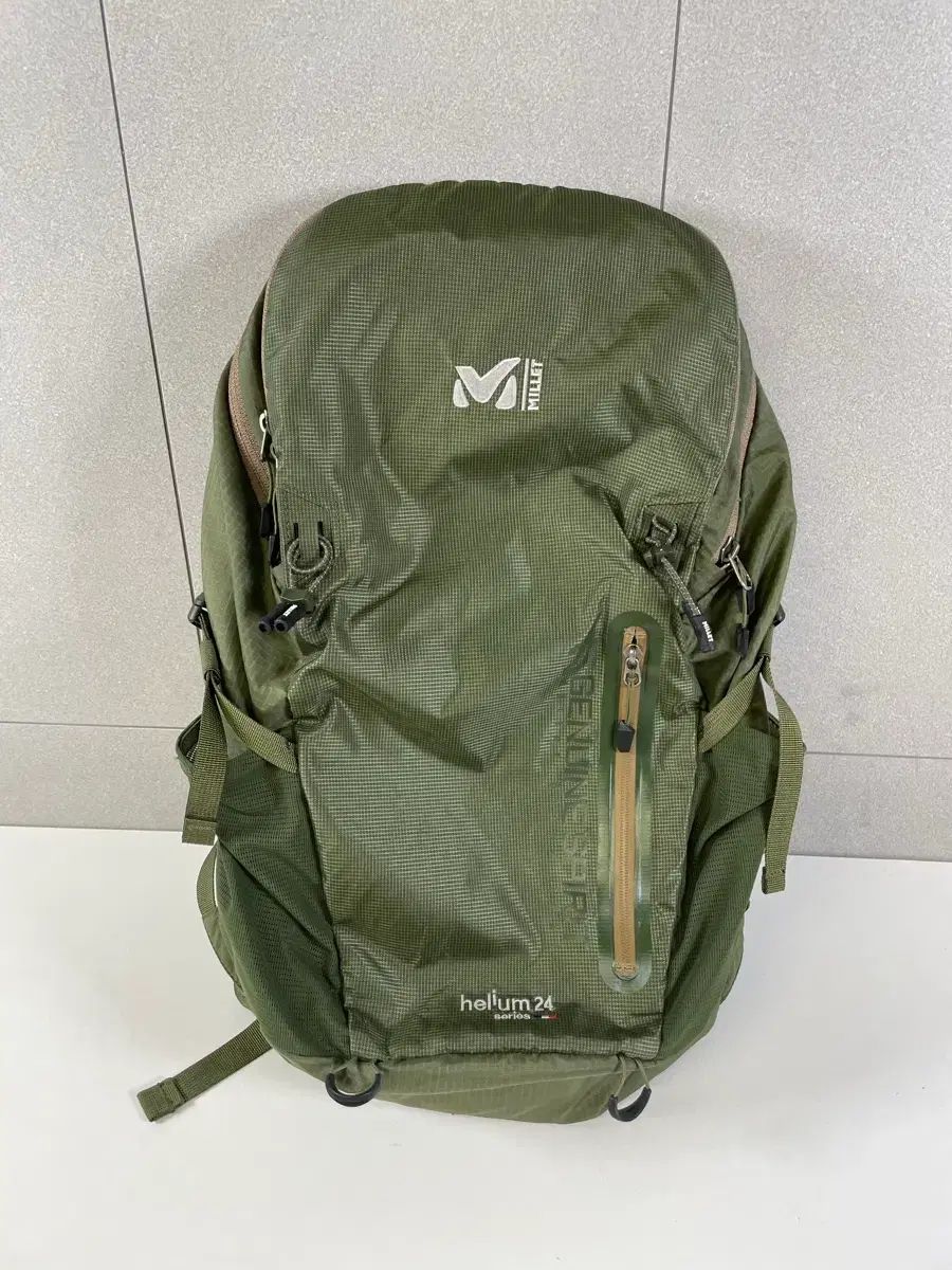 ミレー ヘリウム 24 登山 リュック バックパック カーキ