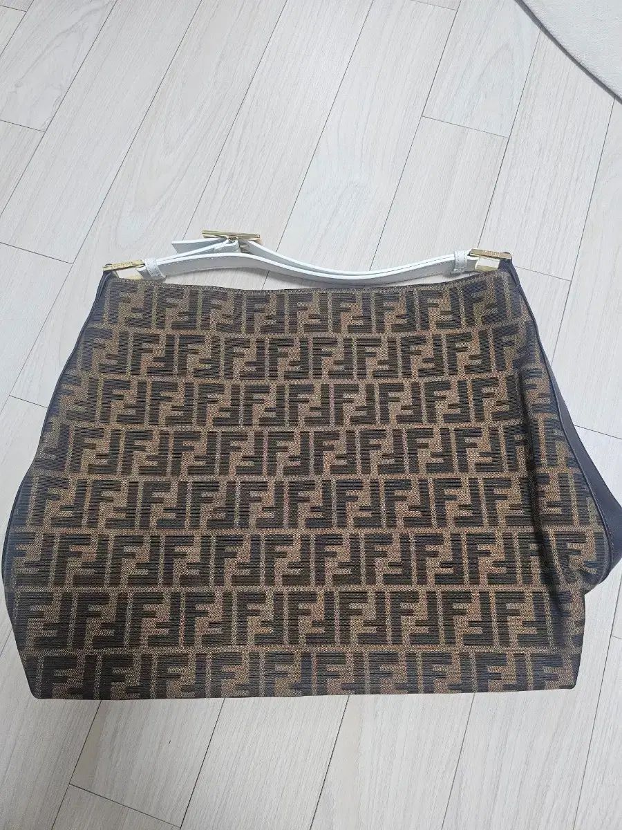 FENDI(フェンディ) ズッカ ショルダーバッグ