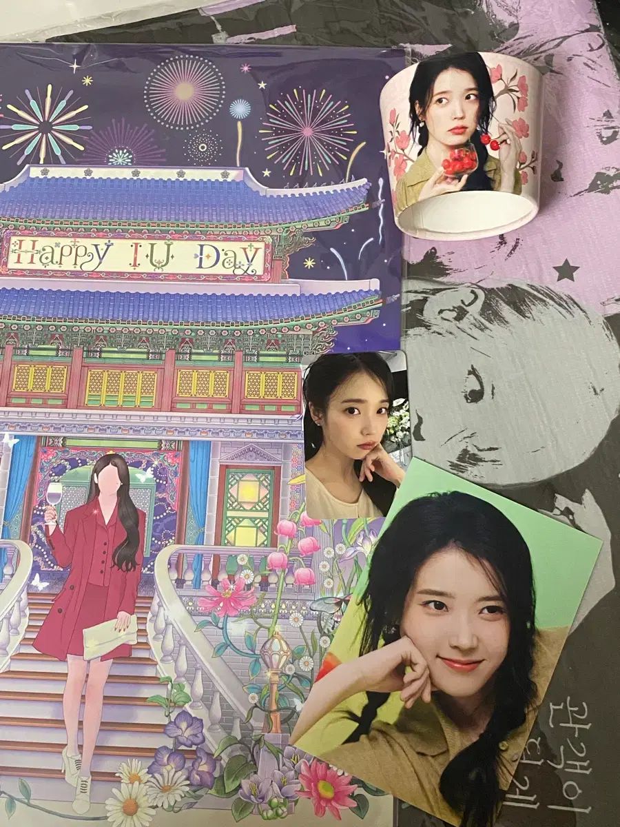 タレントグッズ IU 26センイルカフェ IU Day ポスター + トレカ
