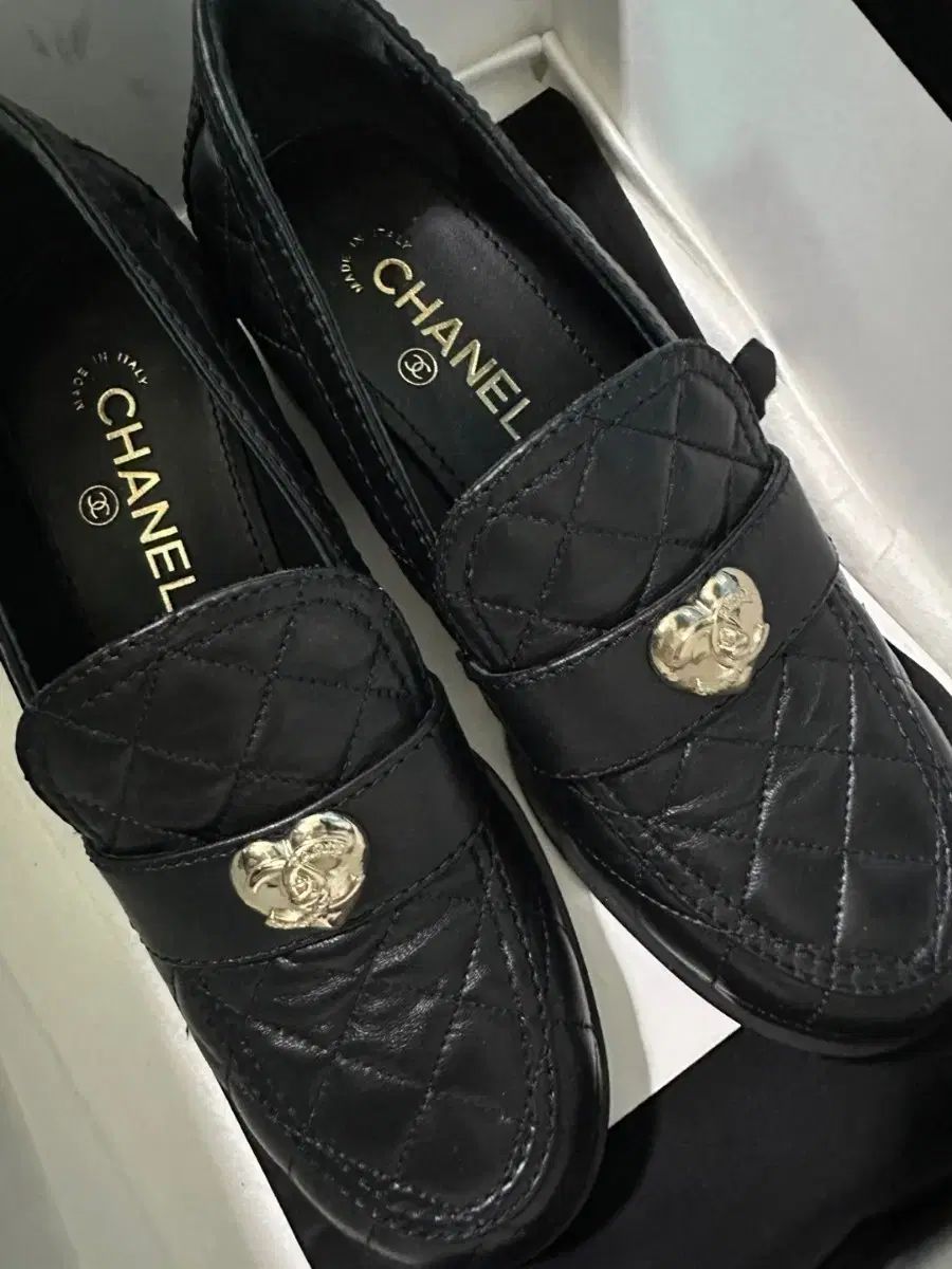 (新品) CHANEL シャネル キルティング ローファー ブラック ハート装飾 40
