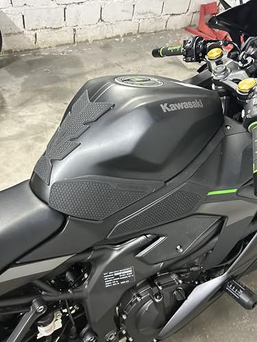 トラクションパッド タンクキット に対応 カワサキ ZX-25R/SE(2023~)ZX-4R/SE ZX-4RR(2024~)タンクパッド (ブラック)ma 825048d7