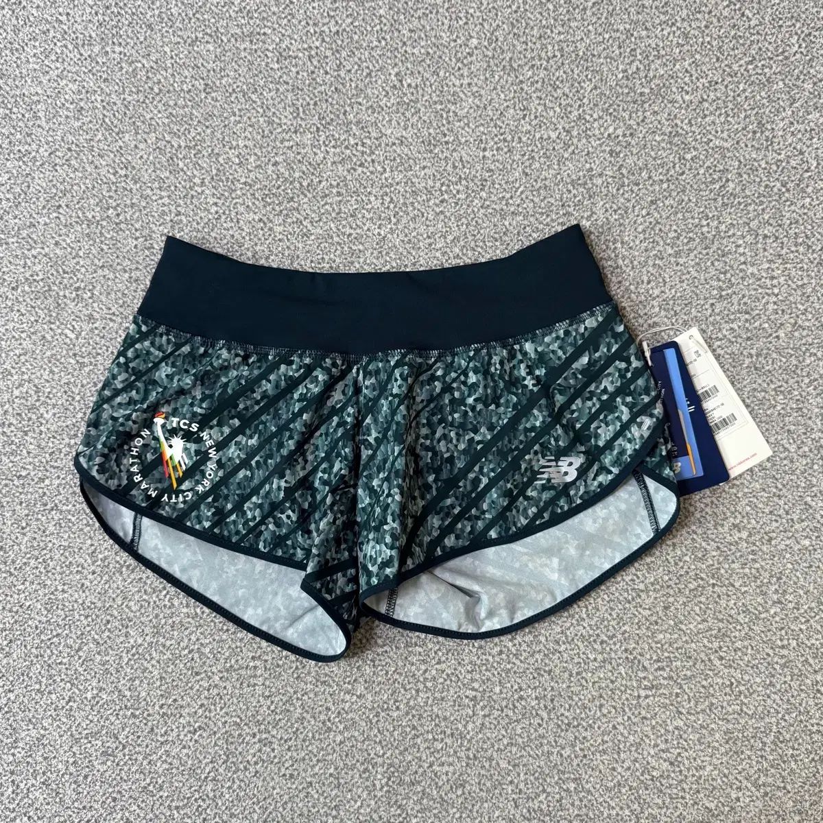 6万円 新品 ニューバランス ニューヨーク マラソン ハーフパンツ
