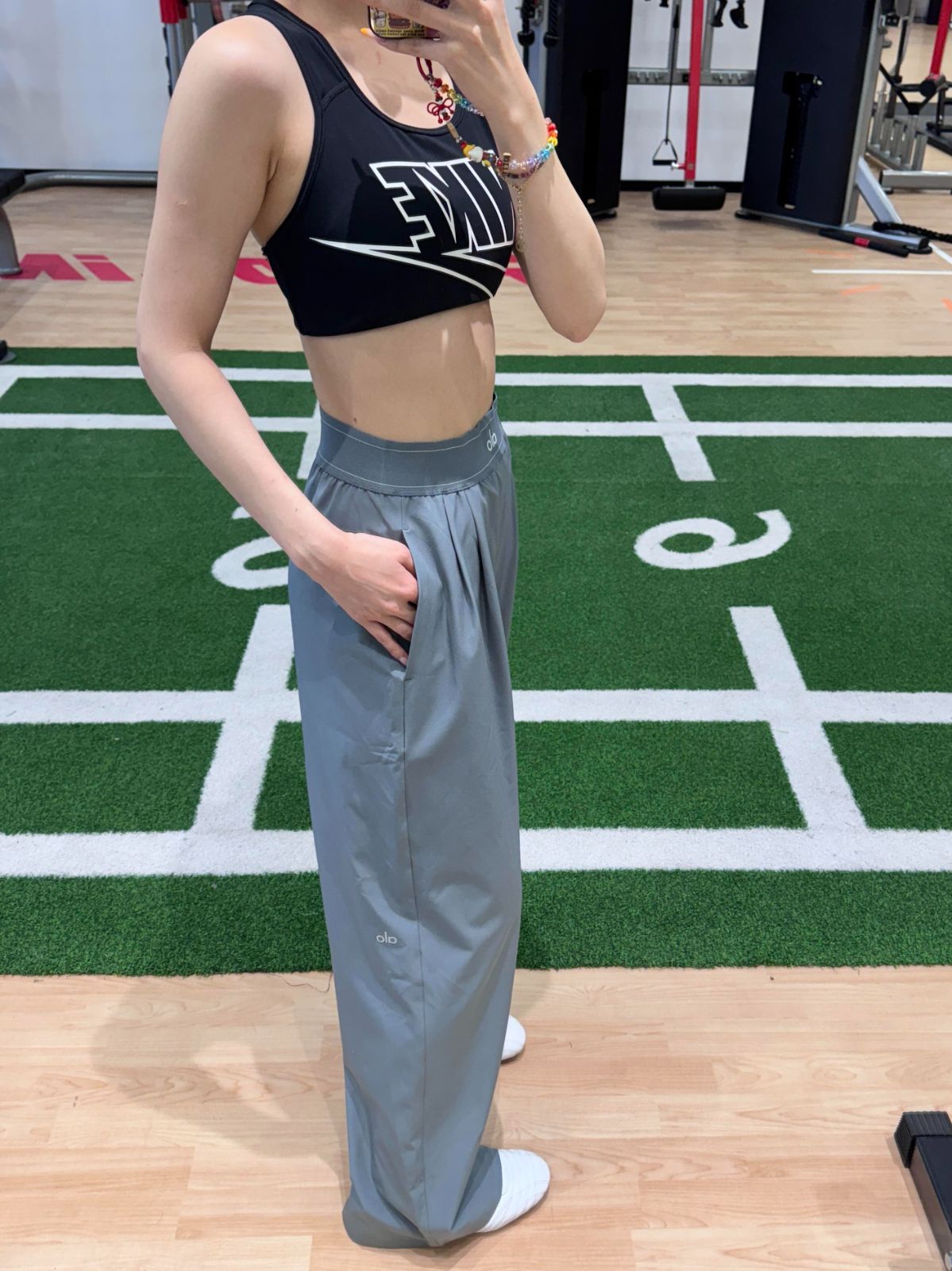 新品】 Alo Yoga パンツ ボトム トラウザー アローヨガ ブラック