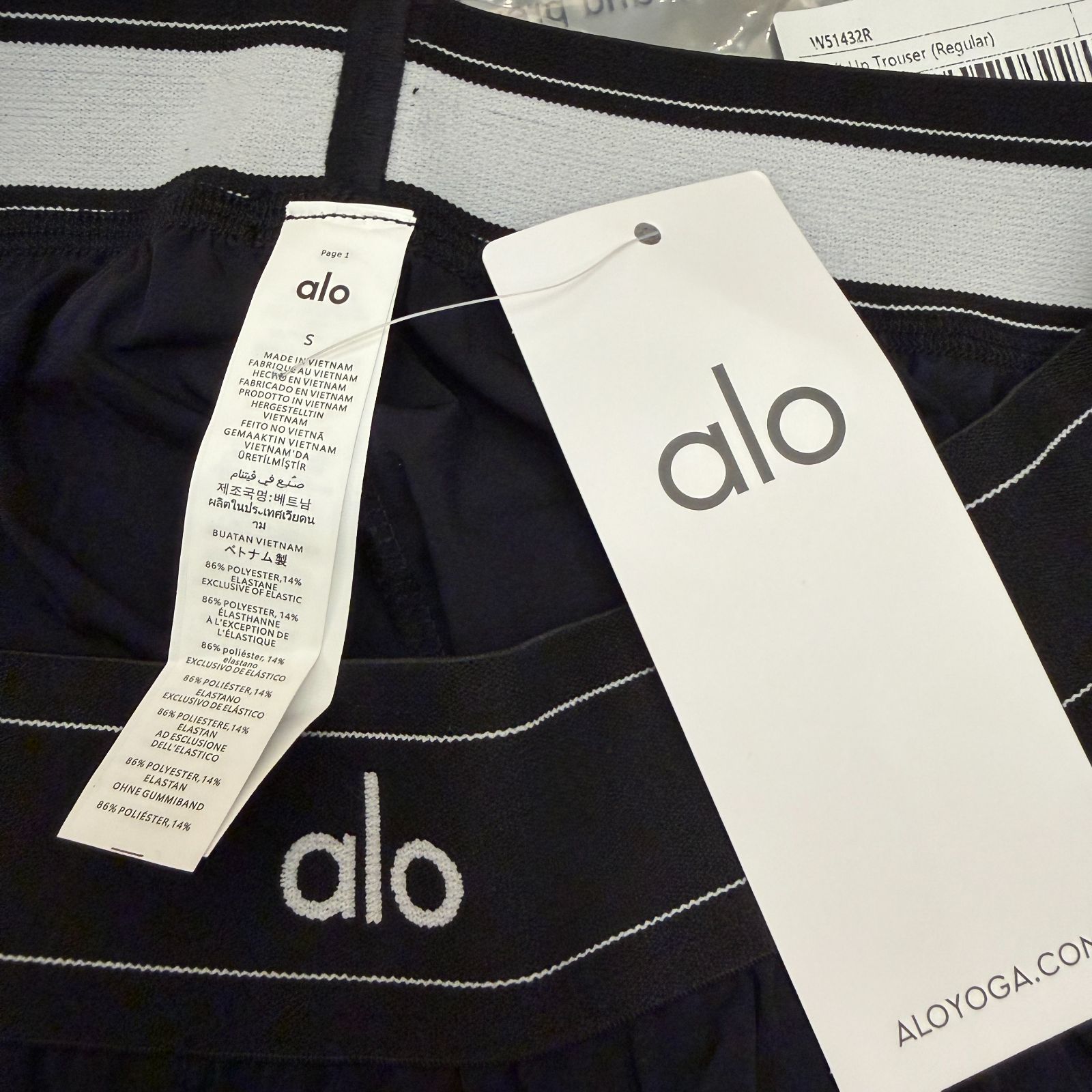 新品】 Alo Yoga パンツ ボトム トラウザー アローヨガ ブラック