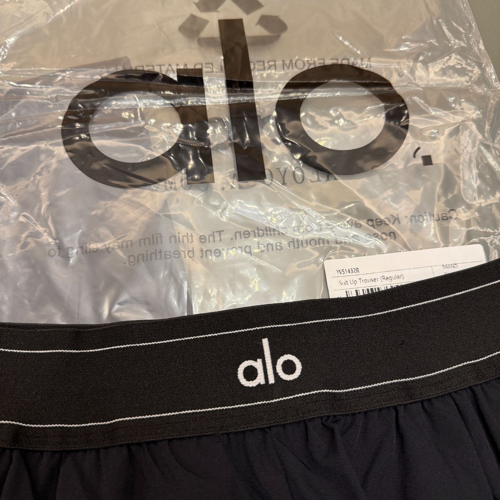 新品】 Alo Yoga パンツ ボトム トラウザー アローヨガ ブラック