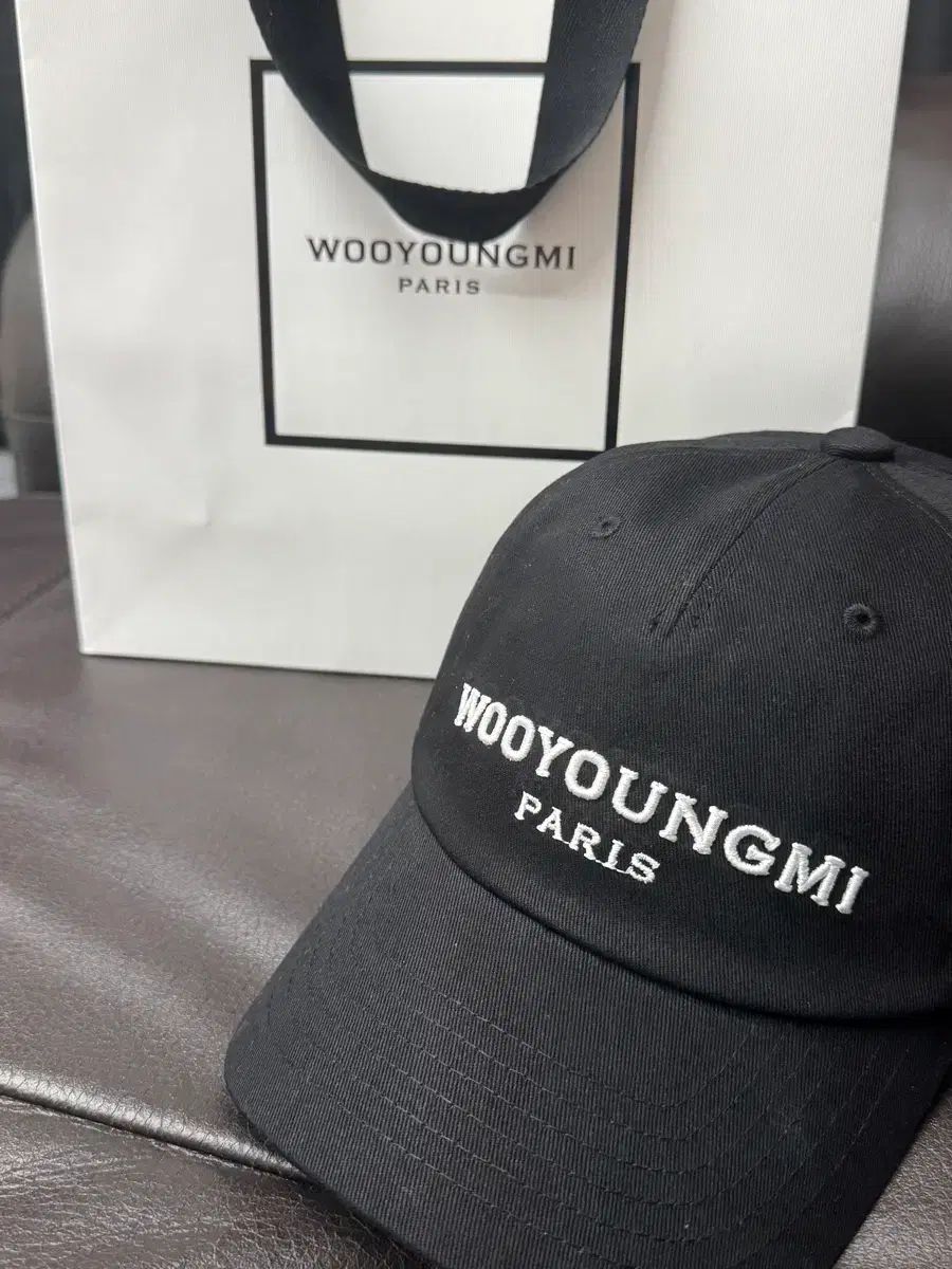 WOOYOUNGMI ウーヨンミ 26SS ブラック エンブロイダリー ベースボールキャップ W261CA52661B