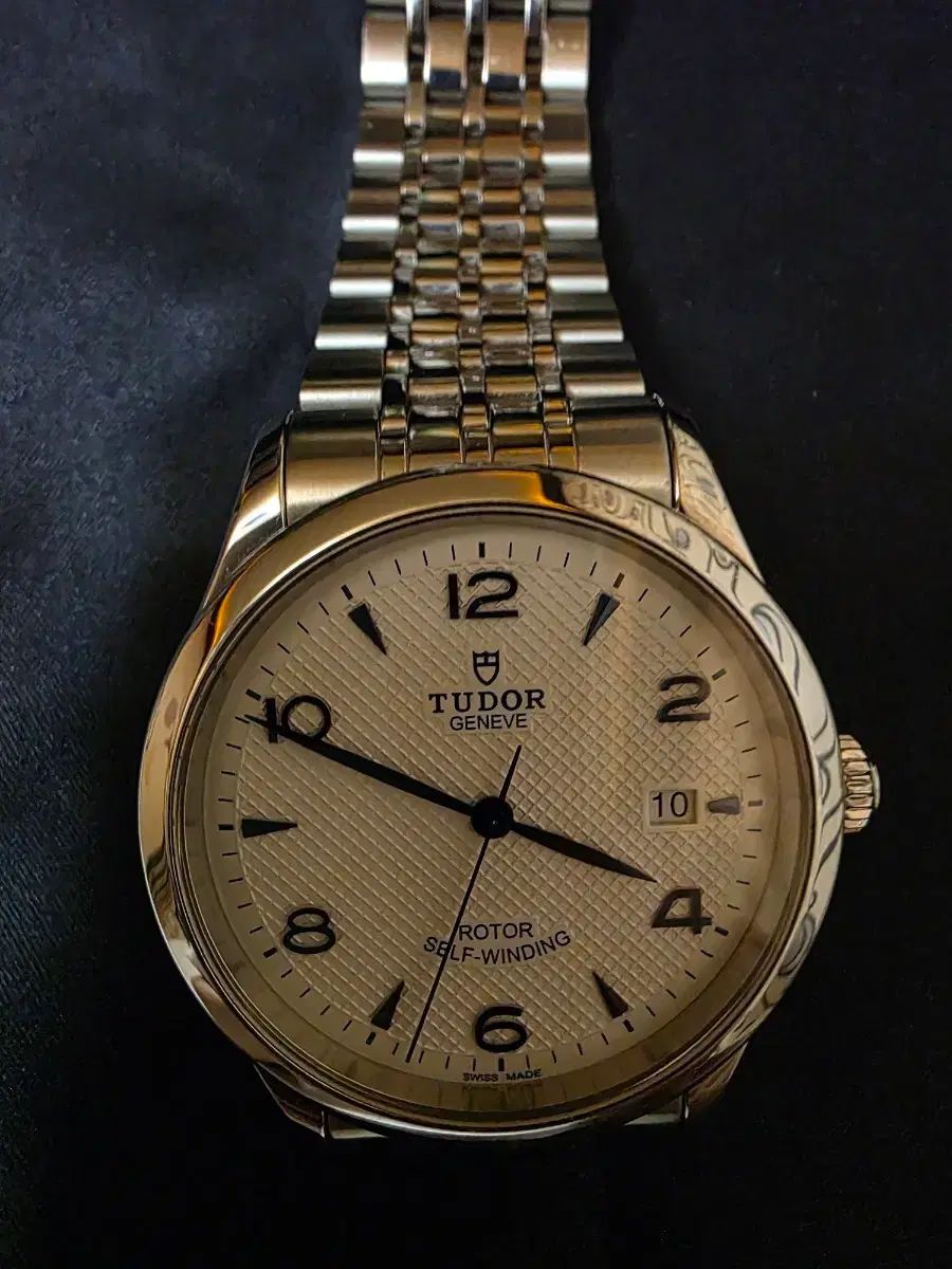 チューダー 1926 オパリンブルー 39mm