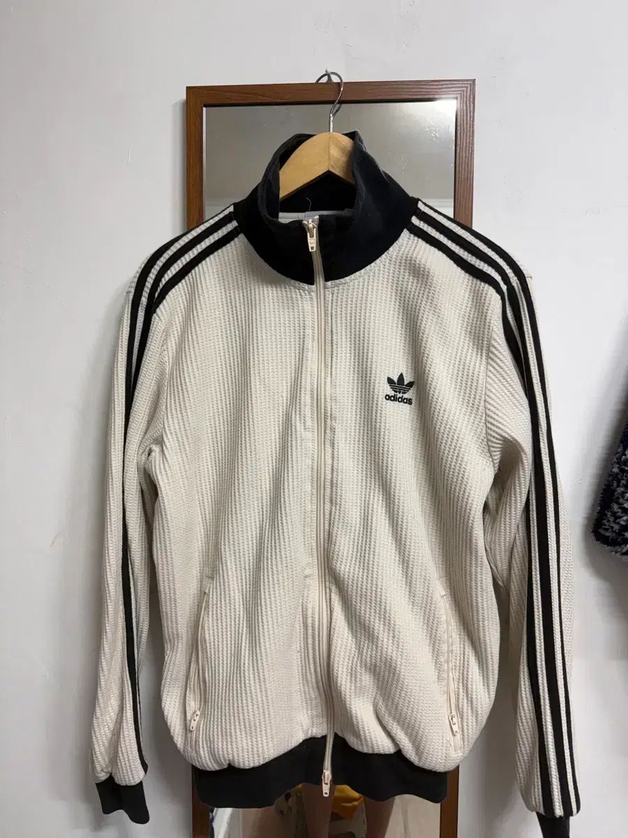 アディダス ジャケット L