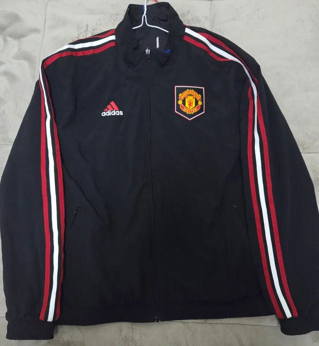 アディダス マンチェスター ユナイテッド アンセムジャケット