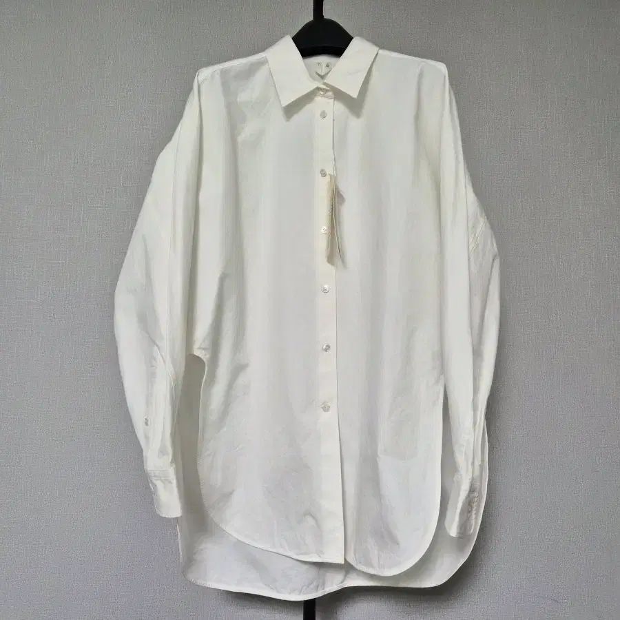 新品 FW25 アークエット オーバーサイズ カーブド スリット シャツ W-長袖-342