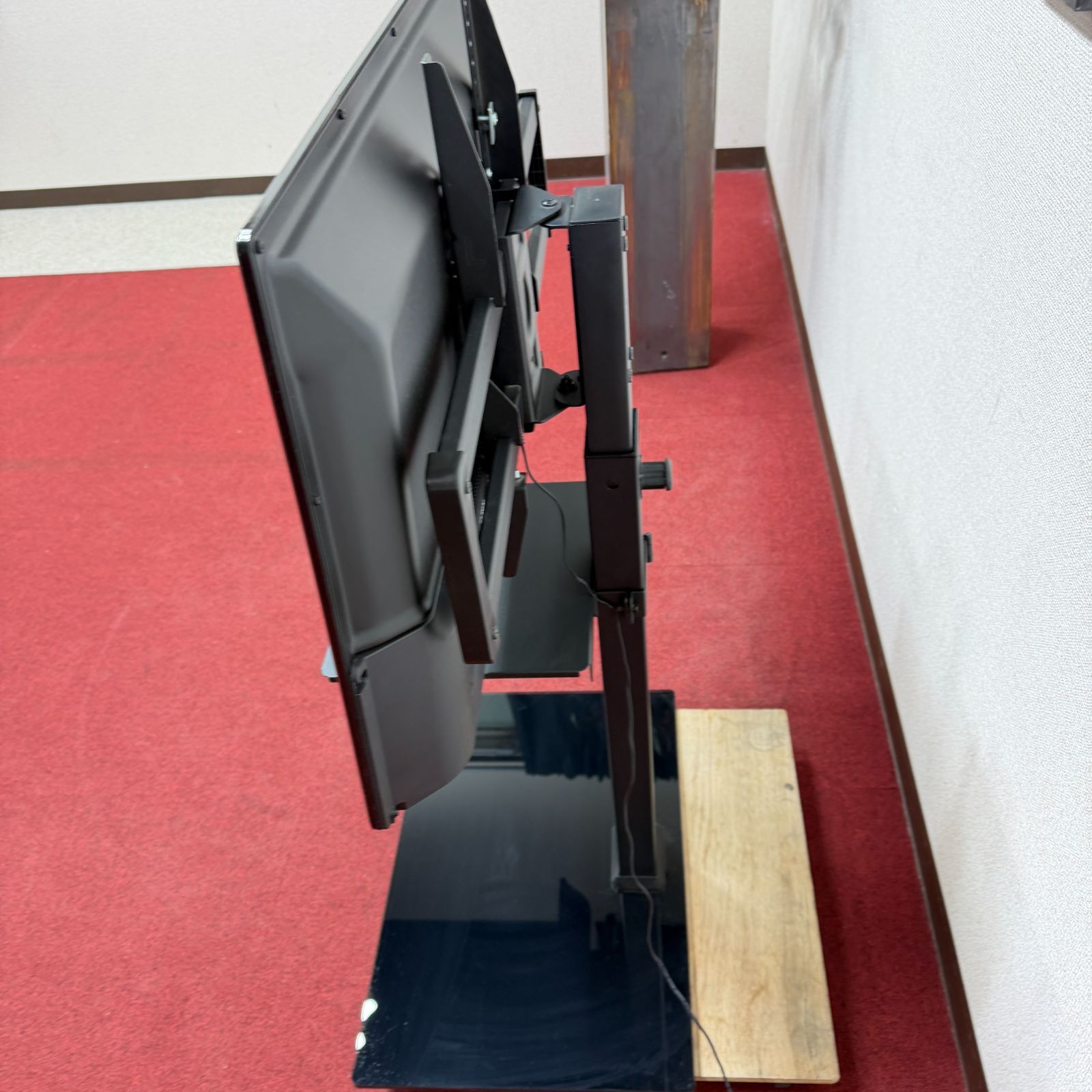 東京23区送料無料　美品FUNAI 32型液晶テレビ　2021年製スタンド付き　FL-32H1040