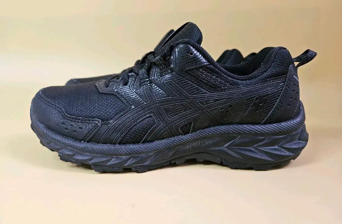 (245) アシックス ウィメンズ ゲル ベンチャー9 ランニングシューズ 出品