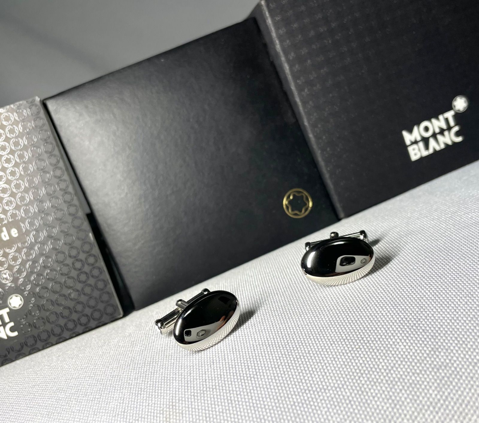 美品 希少 MONTBLANC モンブラン 鏡面クロームシルバーメタリックカフス カフリンクス ボタン 付属品完備! メンズアクセサリー