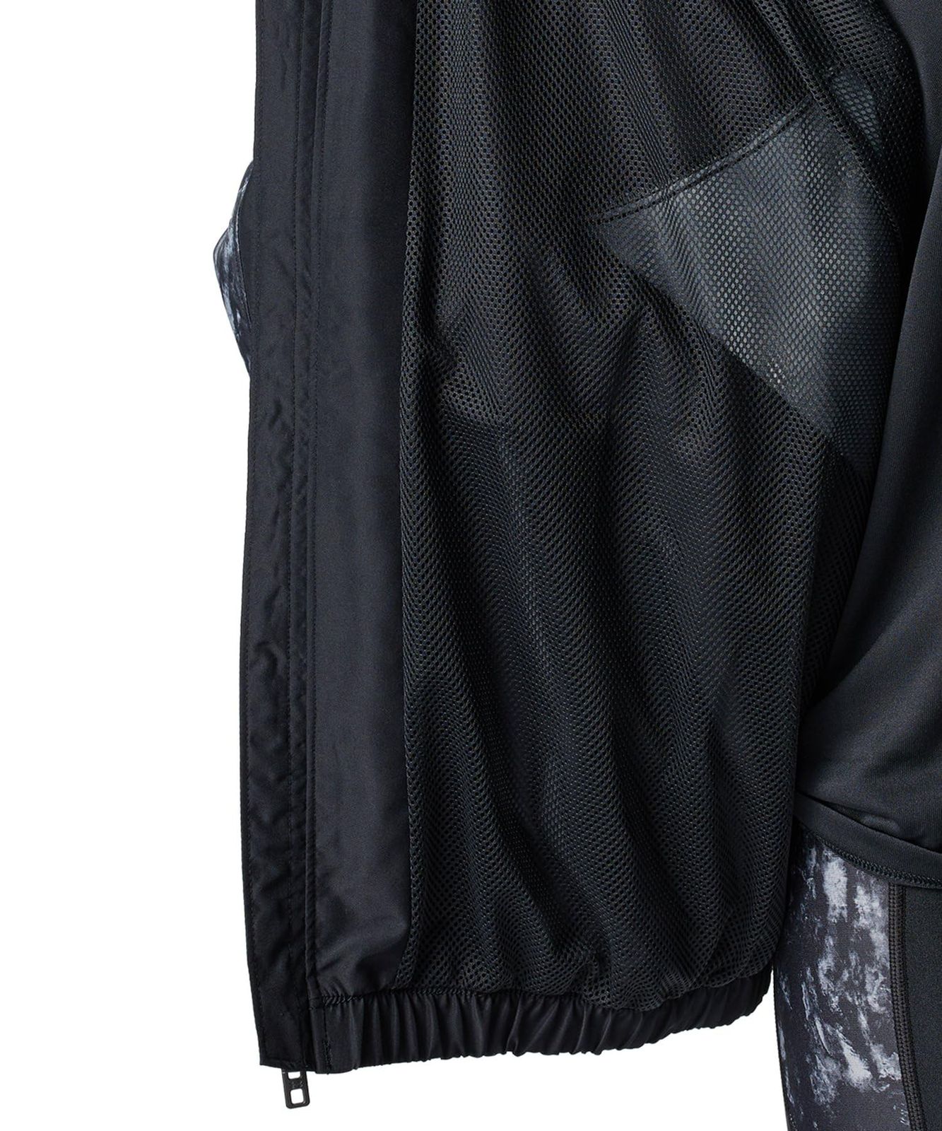 新品 [アンダーアーマー] UA MESH LINER WOVEN PRINT FULL-ZIP JACKET 6012627(001) ブラック M