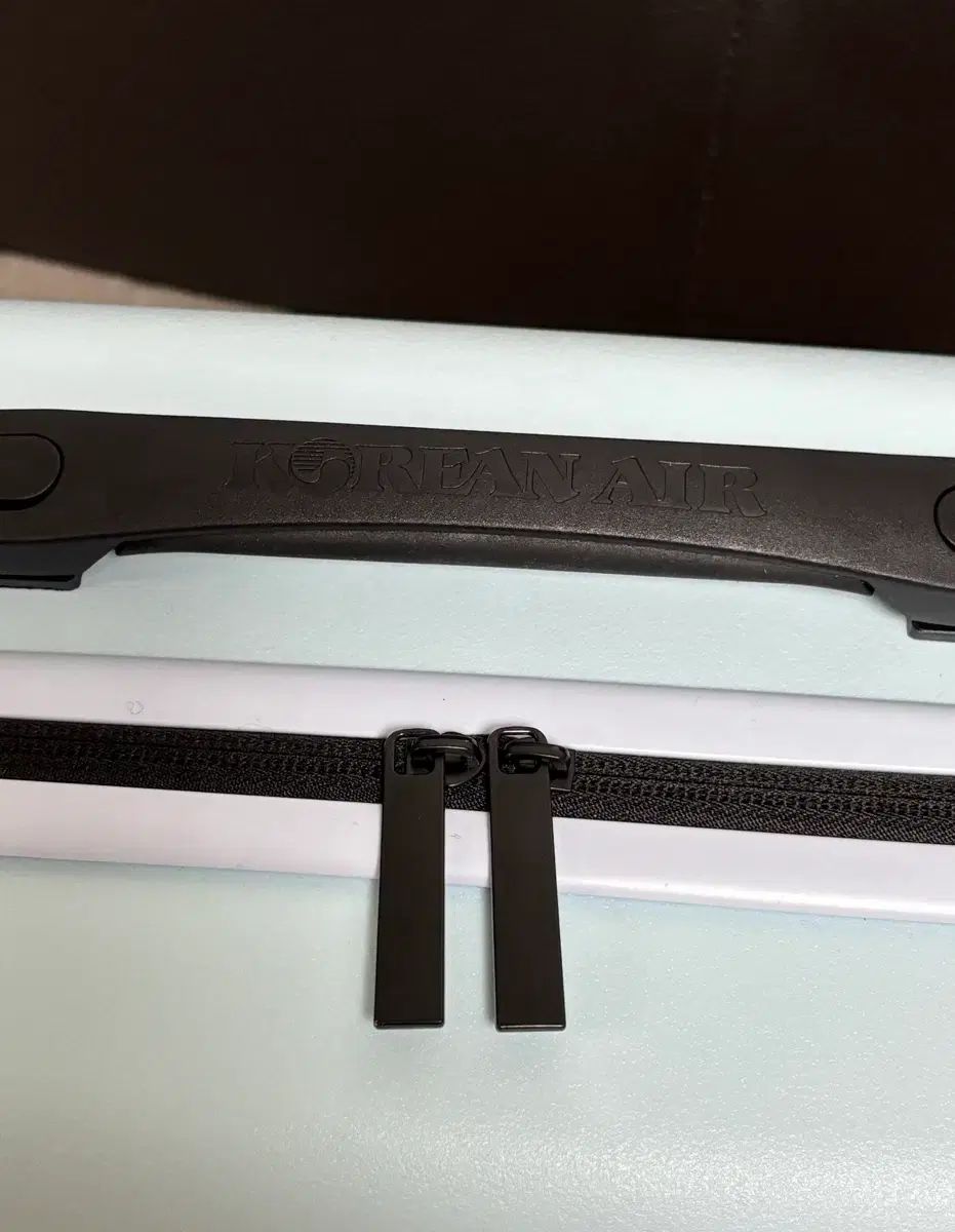 *新品)大韓航空ミニキャリーケース キャリアー スカイブルー *新品)大韓航空ミニキャリーケース キャリアー スカイブルー