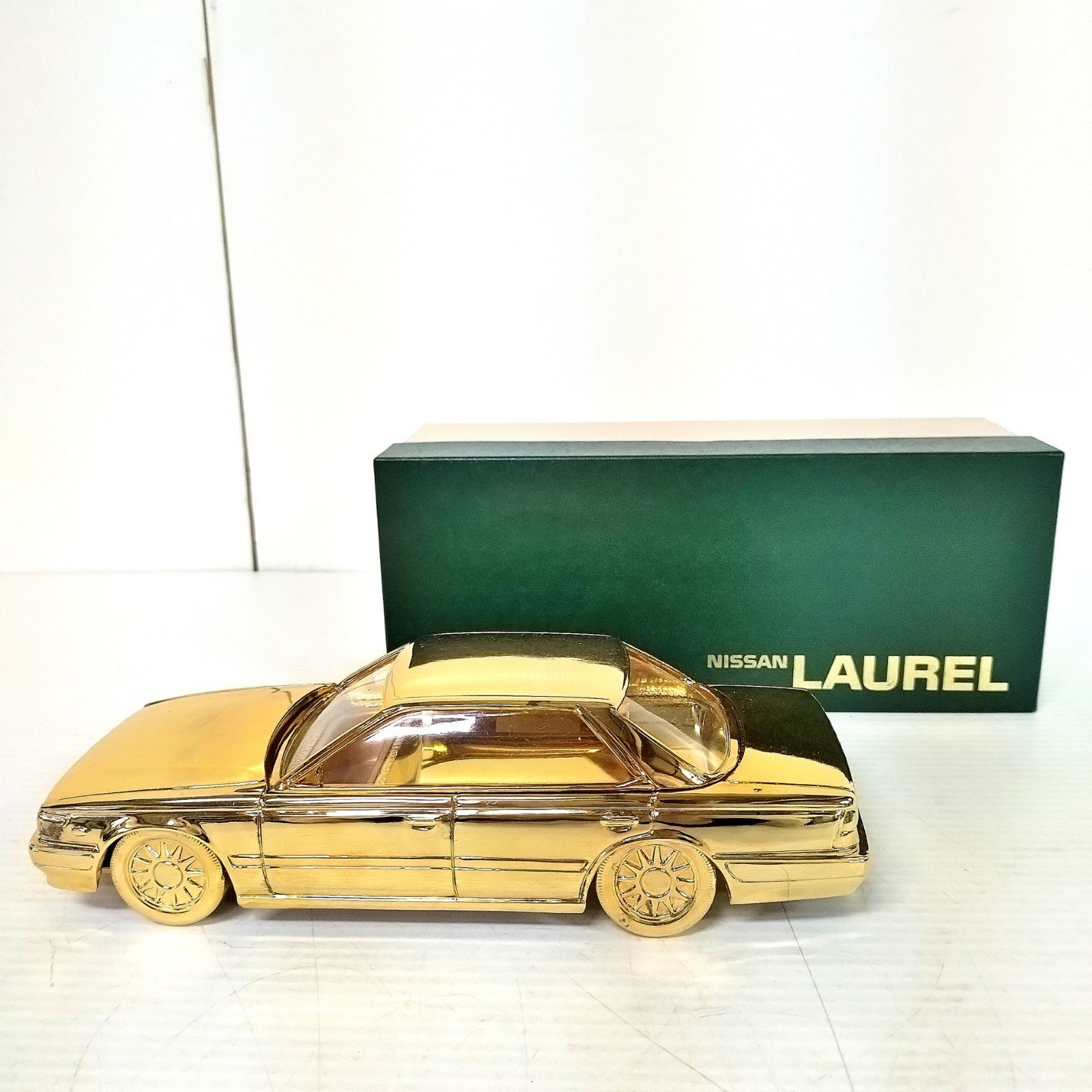 希少 NISSAN LAUREL ローレル ゴールドカラー オルゴール付 タバコ ケース　シガレットケース　インテリア