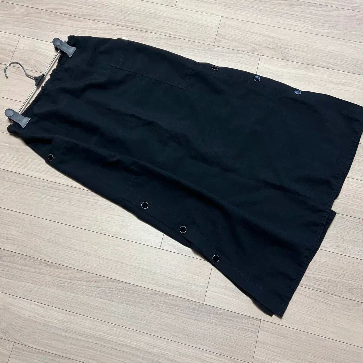 モネ Moneta ボタン スリット ポケット スカート ブラック 黒 ウエスト後ろゴム ロング丈 スカート 春 夏