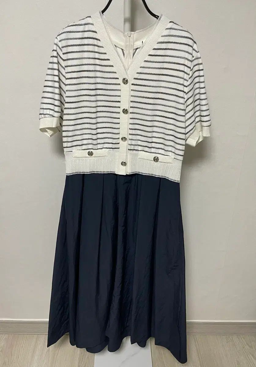 SJSJクール素材ワンピース(新品)