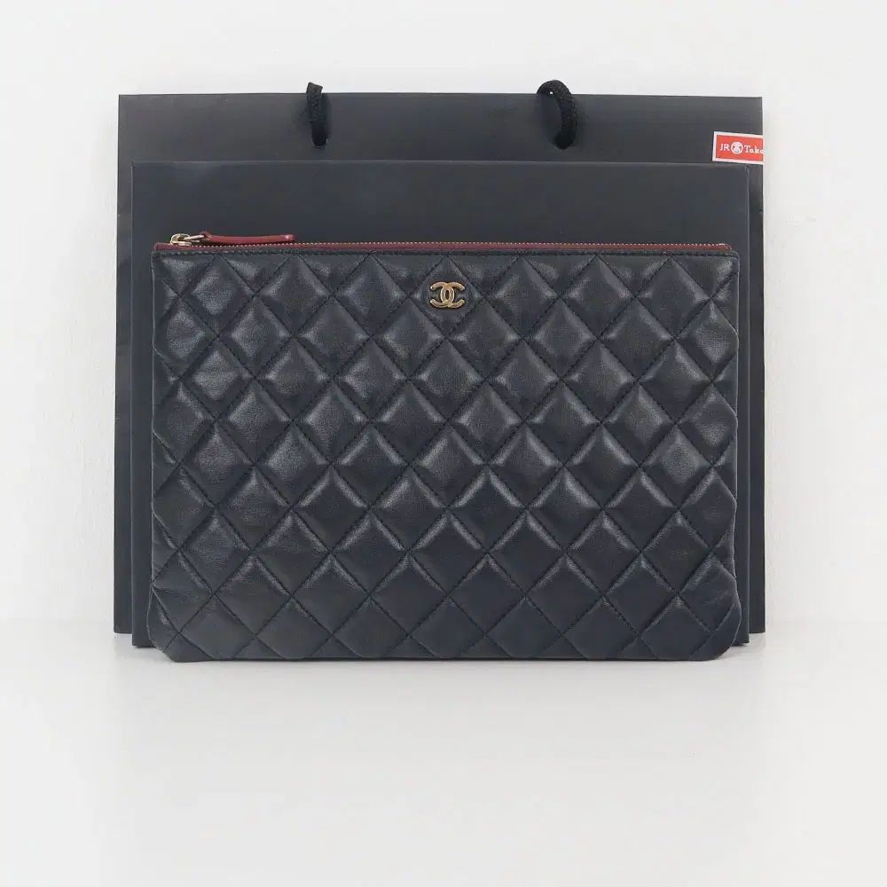 シャネル CHANEL クラシック Classic ラムスキン 램스킨 クラッチバッグ クチュール ゴールド 금장 21番台 A82545