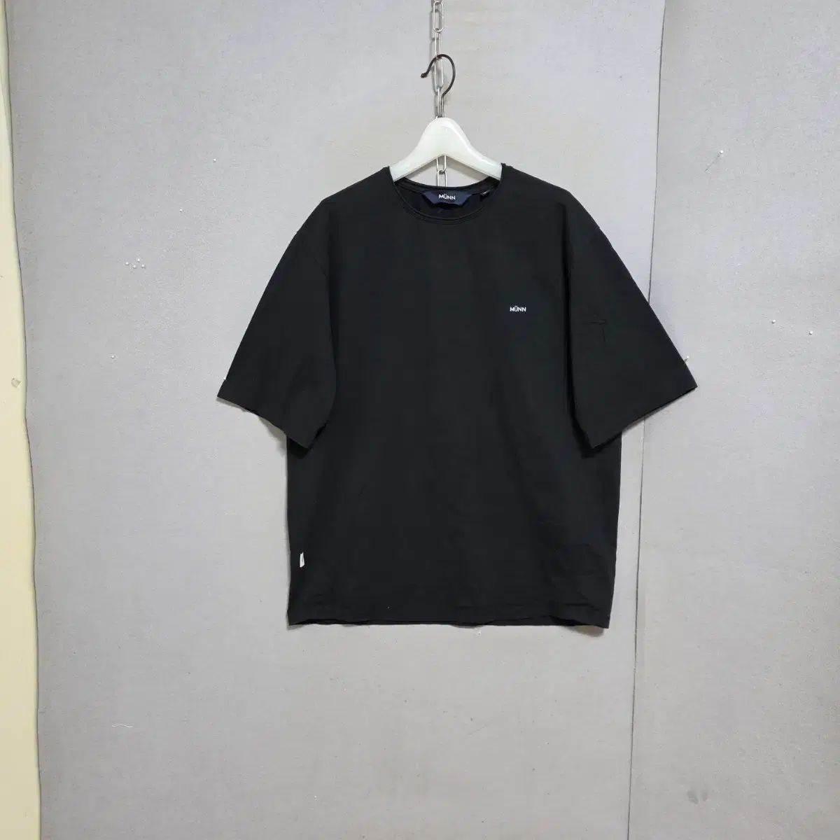 MUNN 뮌 ブラック Tシャツ FF n5117