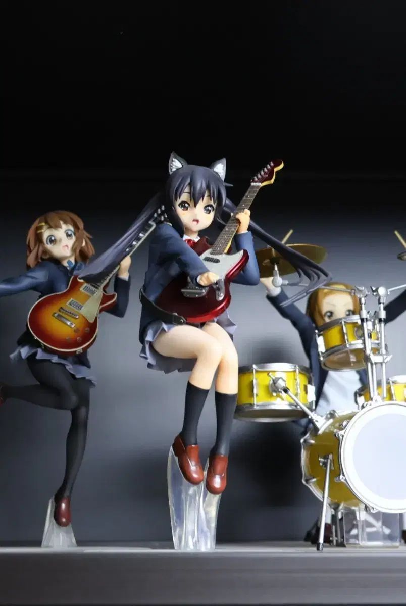 けいおん！ 梓 アルター フィギュア(台座破損) 出品