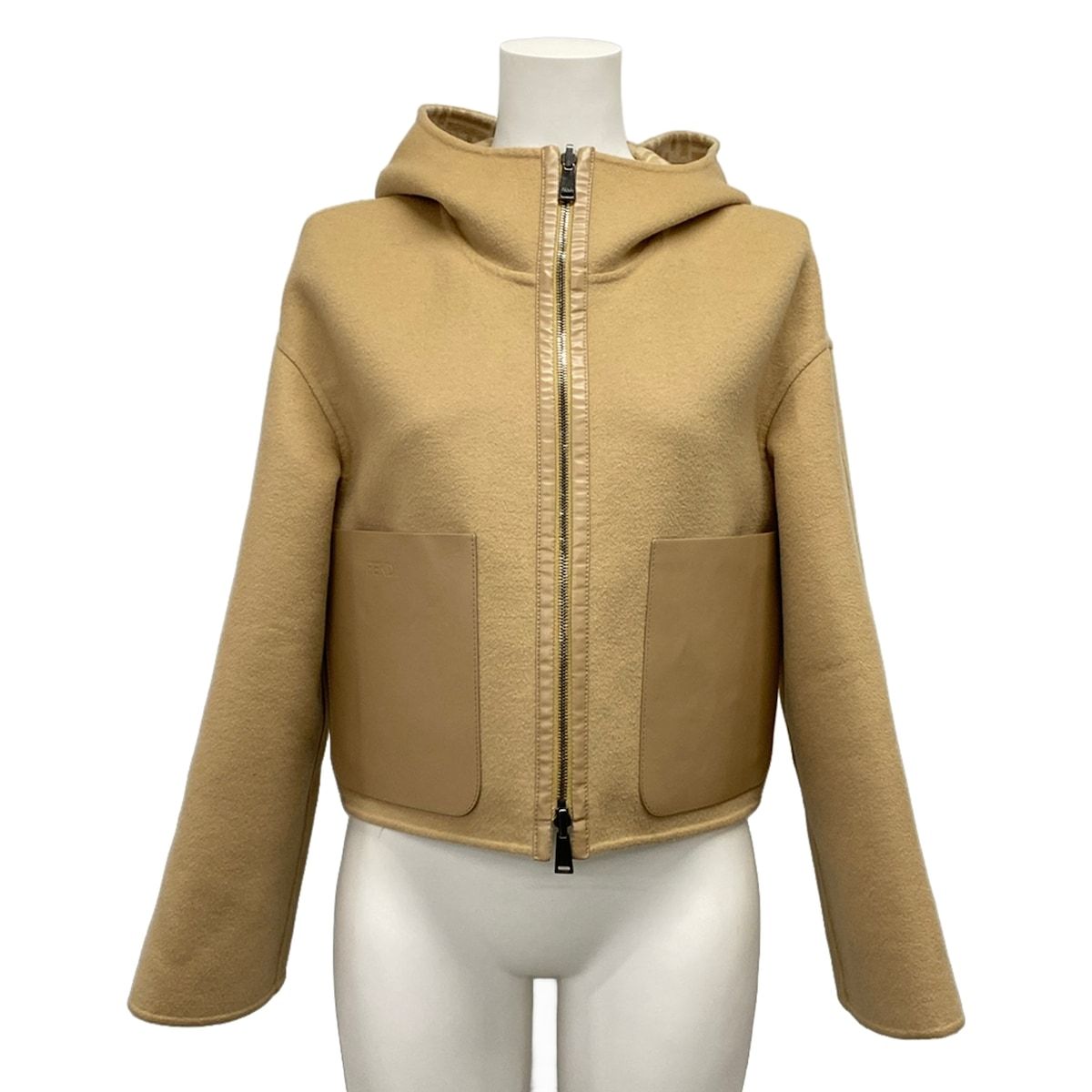 FENDI(フェンディ) コート サイズ38 S レディース美品 - FJ6993 A5HD ベージュ ウール、シルク 170,900円