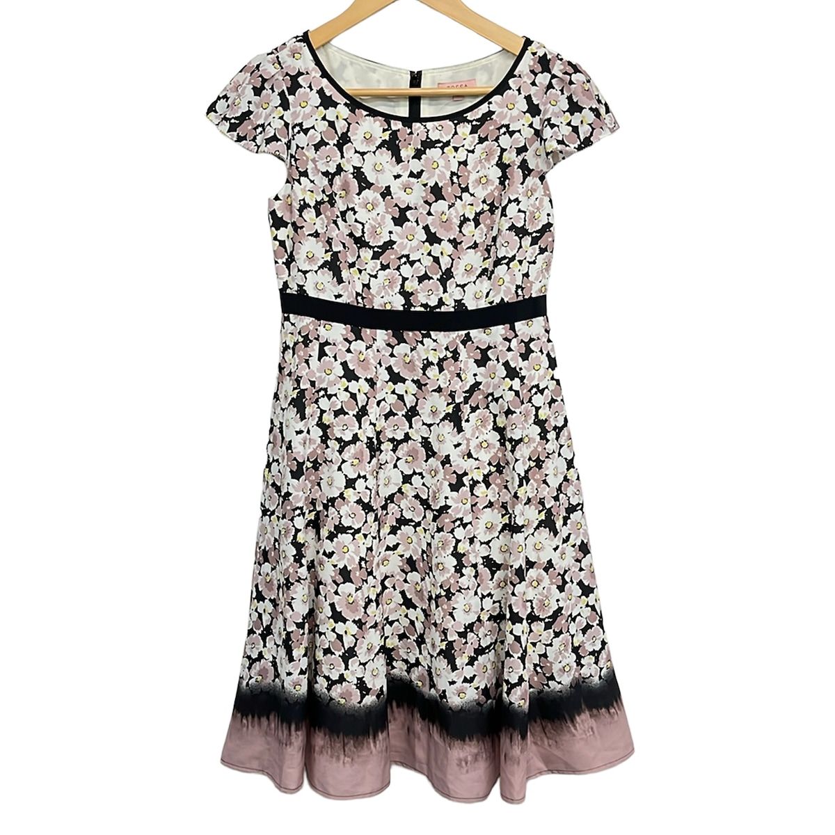 TOCCA(トッカ) ワンピース サイズ0 XS レディース美品 - 黒×ピンク×白 半袖/花柄