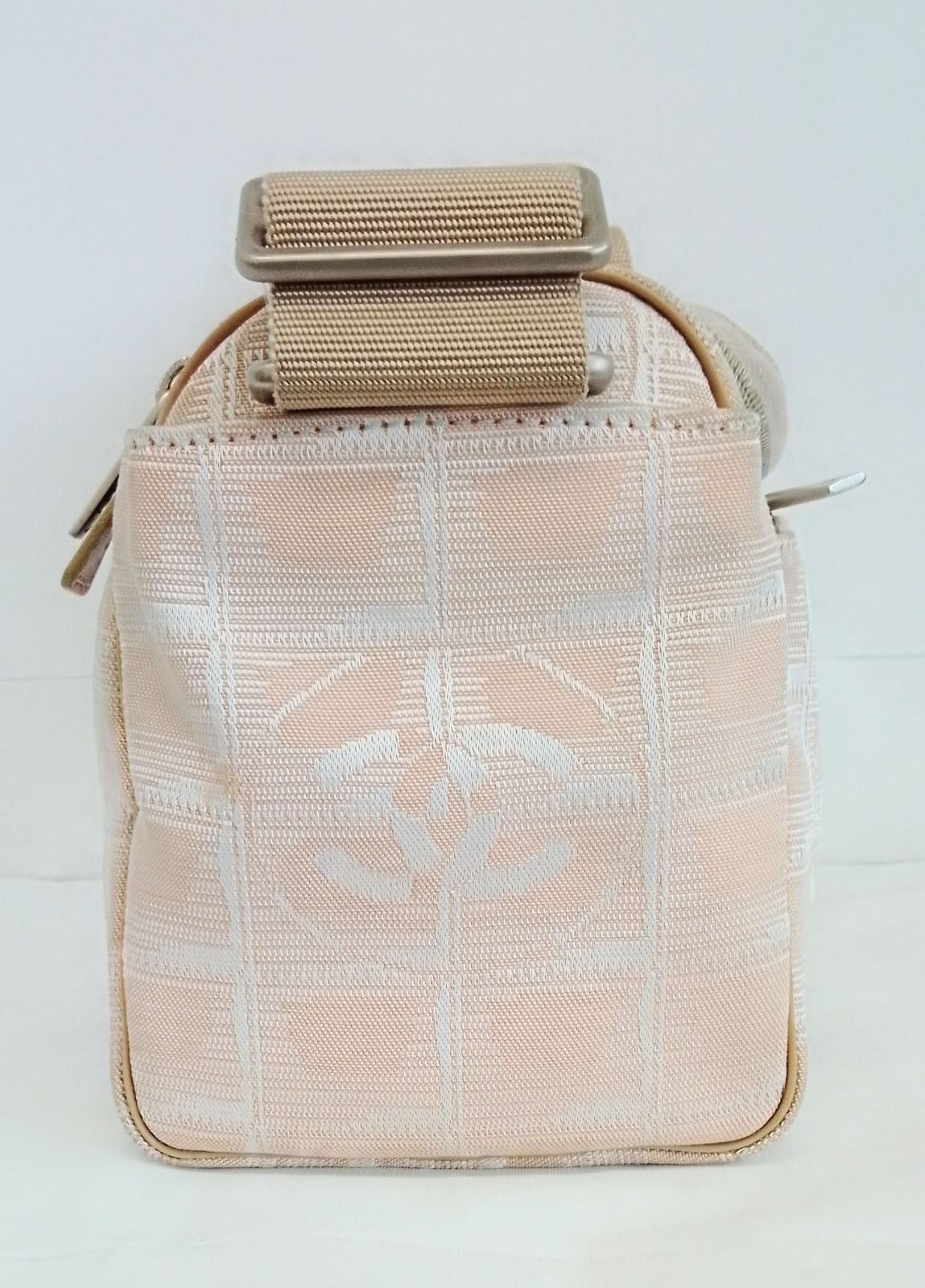 ARE04 シャネル 極美品 ニュートラベルライン ショルダーバッグ クロスボディ シルバー金具 シール付き