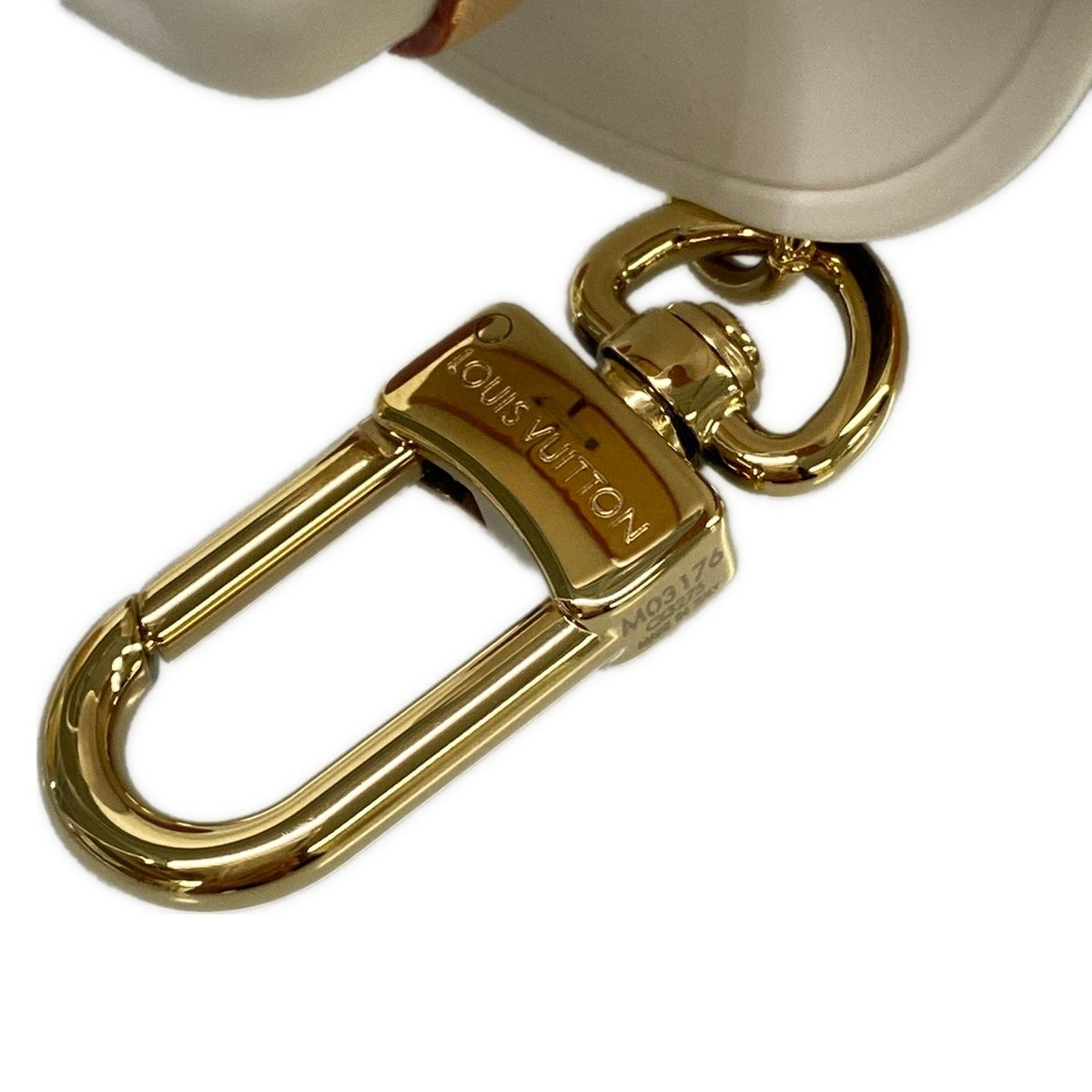 LOUIS VUITTON(ルイヴィトン) キーホルダー(チャーム)美品 バッグチャーム・LV ルイ ベア M03176 レッド フェイクファー