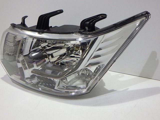 デリカD5 左ヘッドライト HID CV 前期 100-87918 8301D291