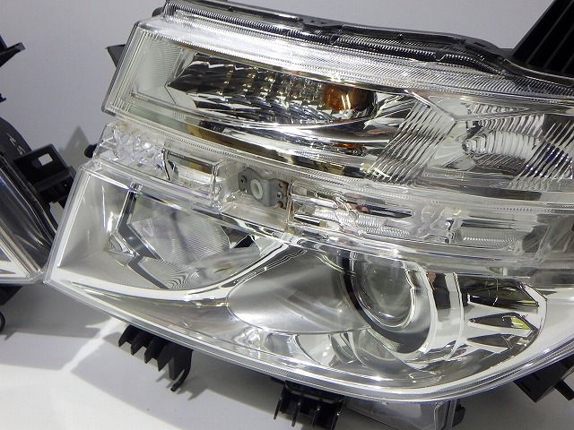 エルグランド ヘッドライト左右 HID キセノン E52 TNE52 前期 100