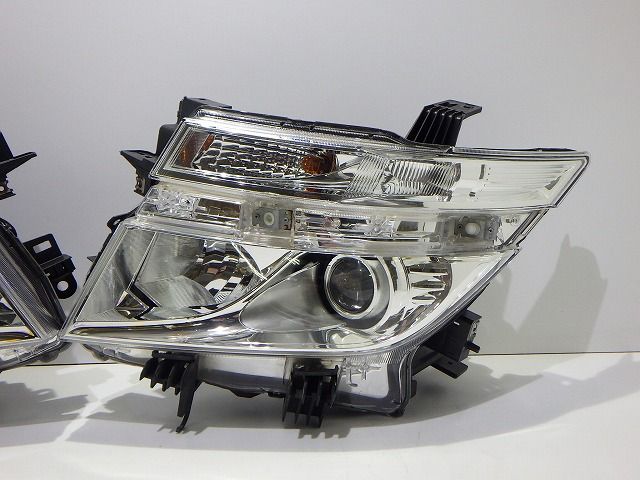 エルグランド ヘッドライト左右 HID キセノン E52 TNE52 前期 100