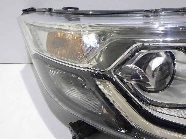 ステップワゴン スパーダ 右ヘッドライト LED RP1 前期 33100-TAA-931 LE14C6331 コーティング 綺麗 260516108