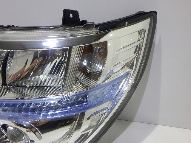 エルグランド 左ヘッドライト HID キセノン 中期 後期 100-24852 26060-WL627 コーティング 綺麗 260519085