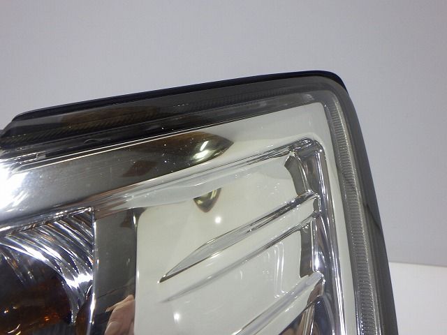 エルグランド 左ヘッドライト HID キセノン 中期 後期 100-24852 26060-WL627 コーティング 綺麗 260519085