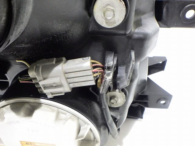 エルグランド 左ヘッドライト HID キセノン 中期 後期 100-24852 26060-WL627 コーティング 綺麗 260519085