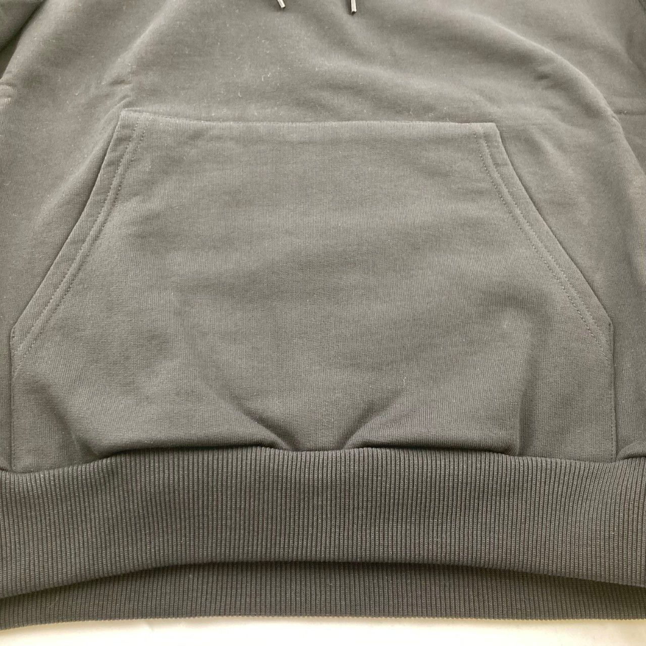 BALENCIAGA(バレンシアガ) キャンペーンロゴ プルオーバーパーカー XS 556145 ブラック BALENCIAGA(バレンシアガ) キャンペーンロゴ プルオーバーパーカー XS 556145 ブラック