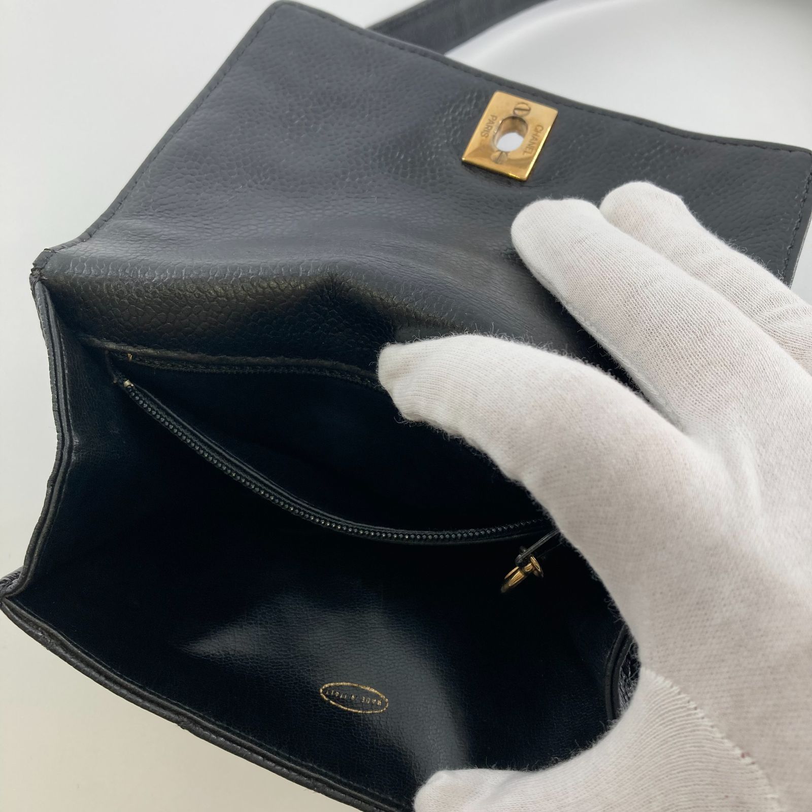 CHANEL(シャネル)ココマーク ボディバッグ キャビアスキン ウエスト バッグ 1番台 ブラック CHANEL(シャネル)ココマーク ボディバッグ キャビアスキン ウエスト バッグ 1番台 ブラック