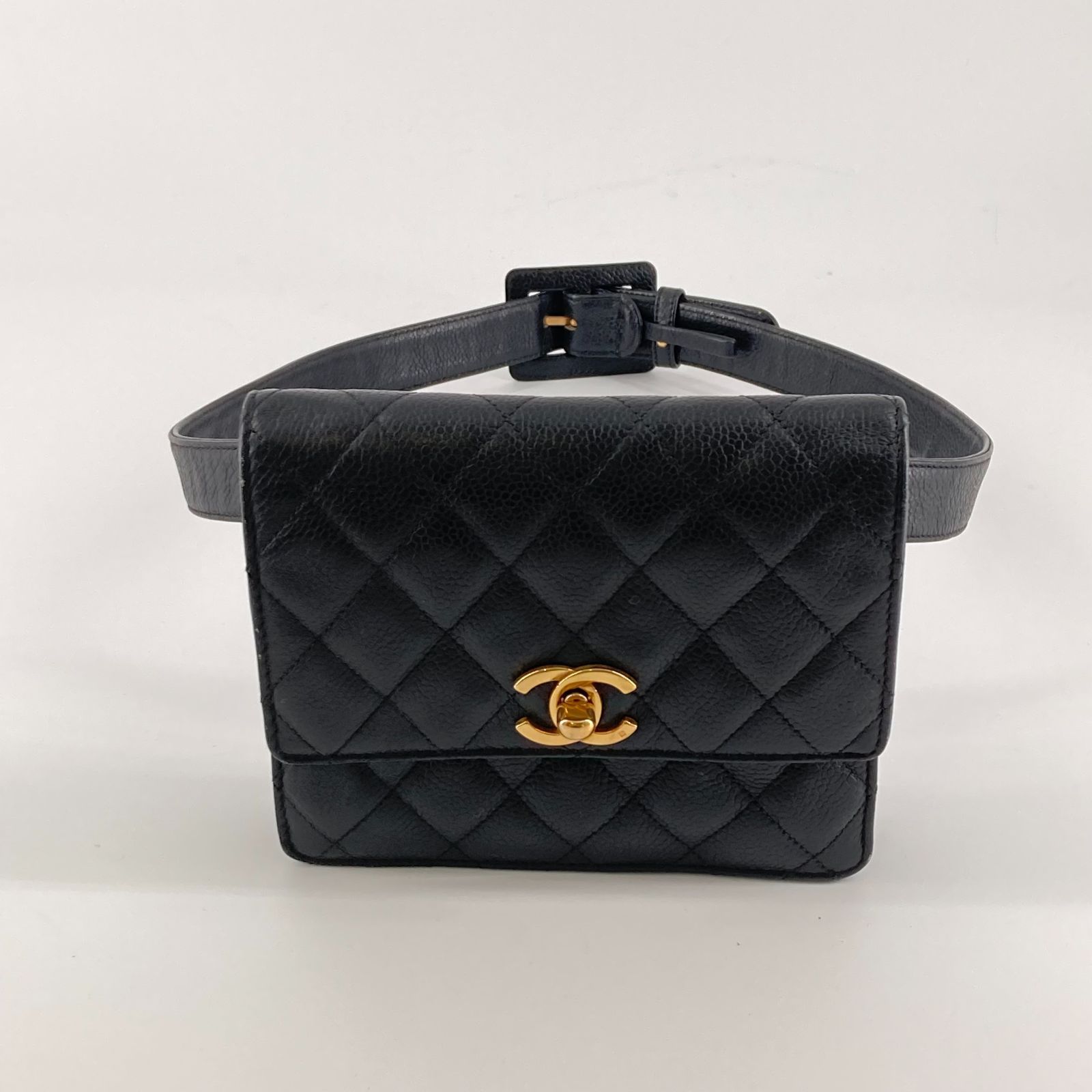 CHANEL（シャネル）ココマーク　ボディバッグ　キャビアスキン　ウエスト　バッグ　1番台　ブラック