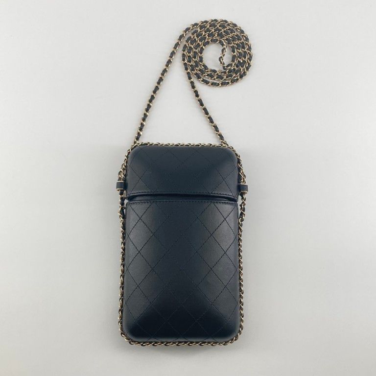 CHANEL(シャネル) ココマーク チェーン フォンホルダー 25番台 A94471 ショルダーバッグ ブラック CHANEL(シャネル) ココマーク チェーン フォンホルダー 25番台 A94471 ショルダーバッグ ブラック
