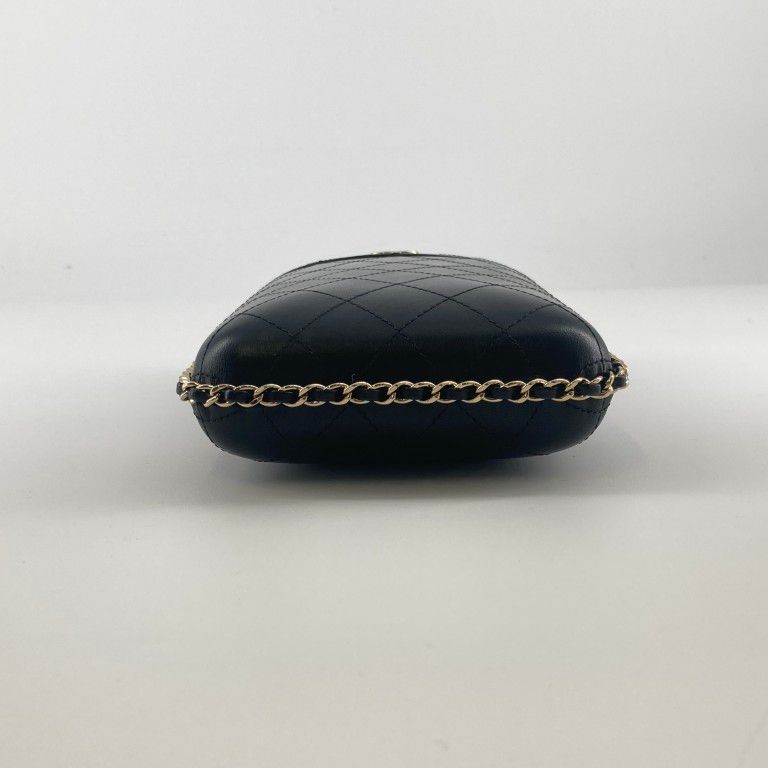 CHANEL(シャネル) ココマーク チェーン フォンホルダー 25番台 A94471 ショルダーバッグ ブラック CHANEL(シャネル) ココマーク チェーン フォンホルダー 25番台 A94471 ショルダーバッグ ブラック