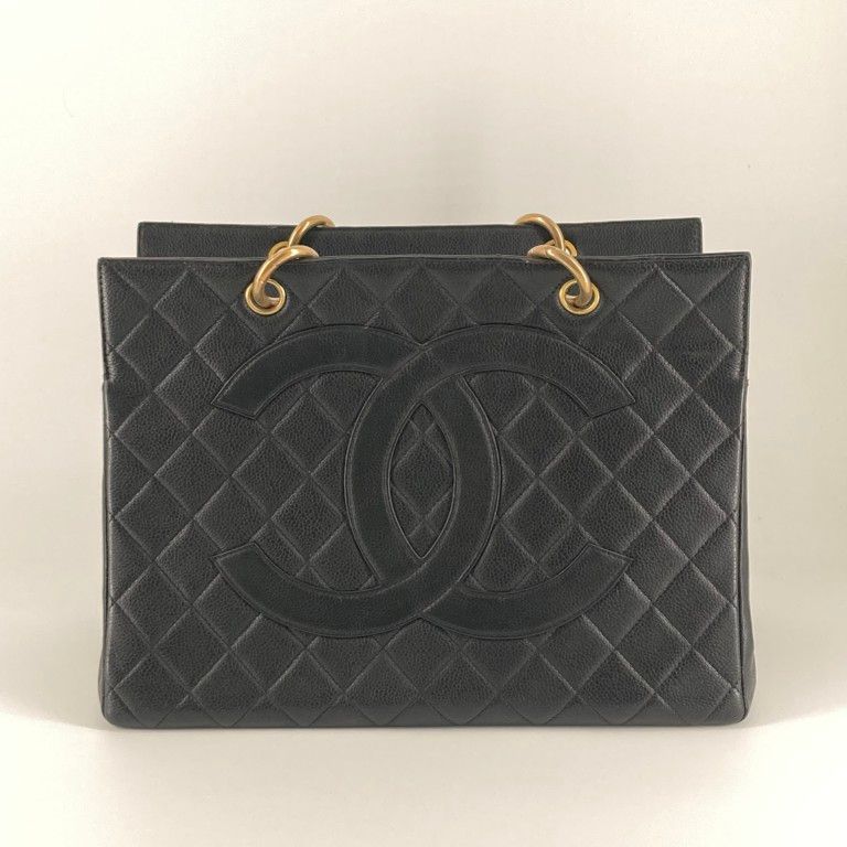 CHANEL（シャネル）　マトラッセ　キャビアスキン　Ｇ金具　チェーン　トートバッグ　ブラック