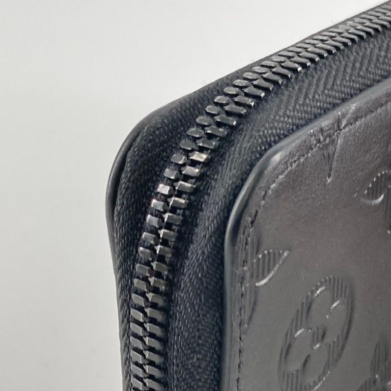 LOUIS VUITTON（ルイ・ヴィトン）　ヴェルティカル　ジッピーウォレット　M62902　長財布　ブラック