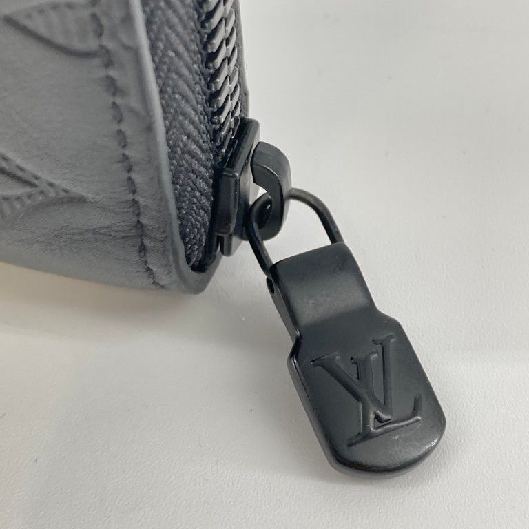 LOUIS VUITTON（ルイ・ヴィトン）　ヴェルティカル　ジッピーウォレット　M62902　長財布　ブラック