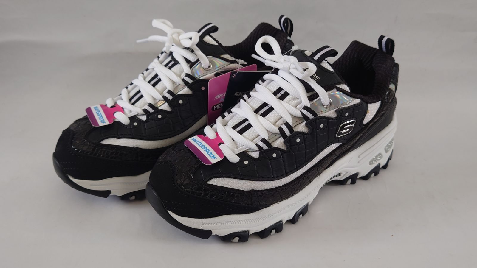 スケッチャーズ 　レディーススニーカー　GO GOLF DLITES　 123998-BKW　　サイズ： 22.5 cm　　　　　A/1216