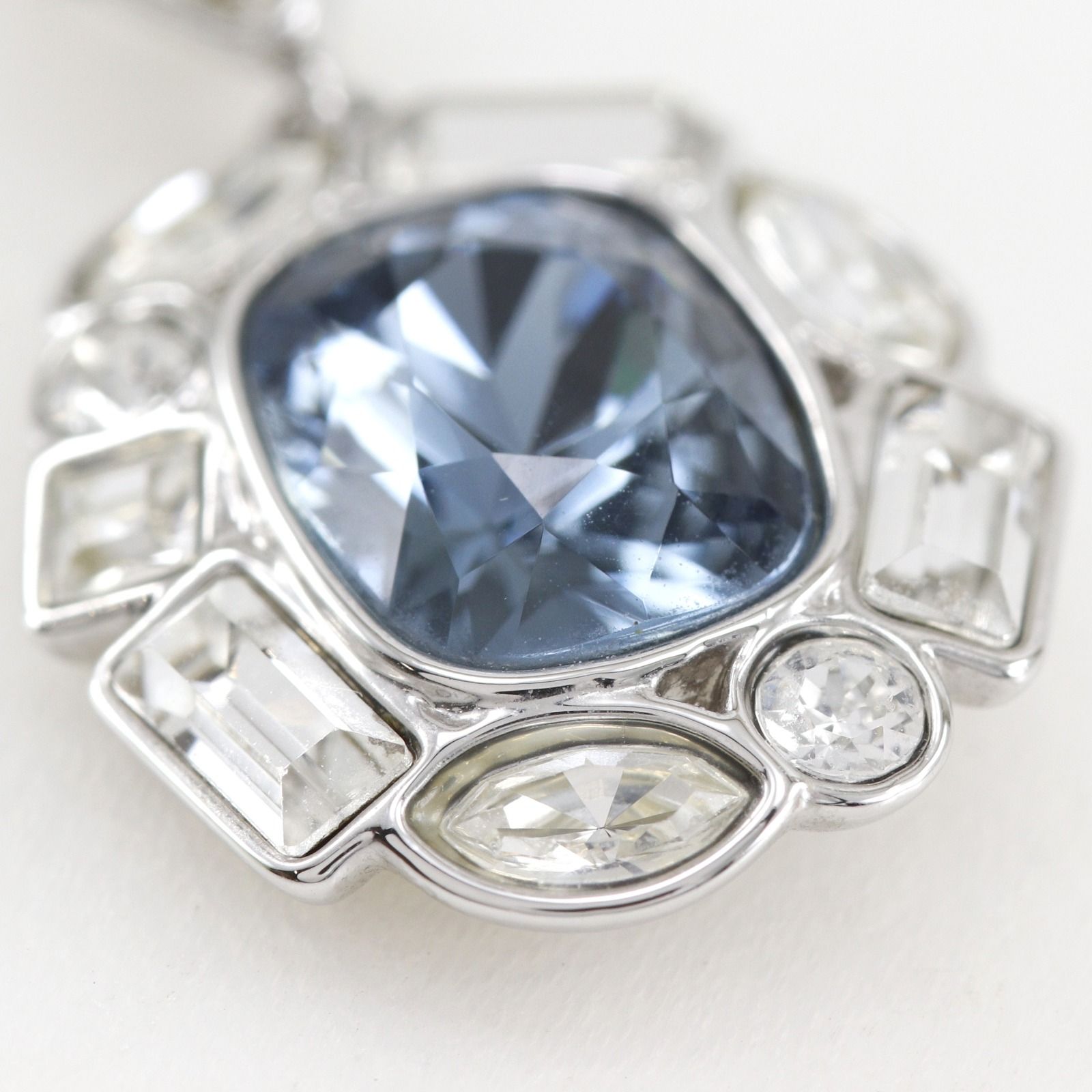 【SWAROVSKI】スワロフスキー フォルミダブル クリスタル×金属製 シルバー レディース 4.2g ネックレス 【SWAROVSKI】スワロフスキー フォルミダブル クリスタル×金属製 シルバー レディース 4.2g ネックレス