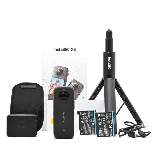 ＜美品＞ Insta360 X3｜360度カメラ｜アクションカメラ｜動作良好｜外観非常に綺麗｜純正自撮り棒・三脚・予備バッテリー付属｜安心の高コンディションセット